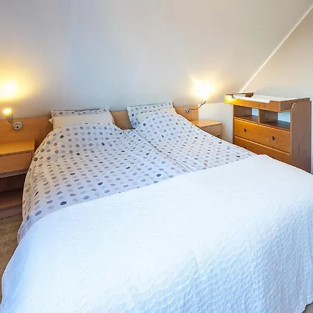 With Enclosed Garden, 19 Km From Hoorn * Andijk
