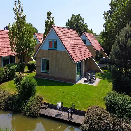 Casa vacanze In Friesland With Garden By Water