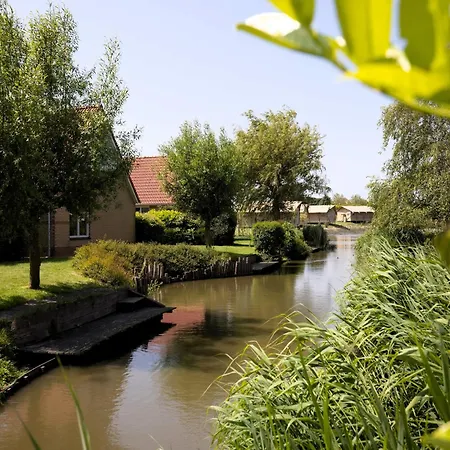 Casa vacanze In Friesland With Garden By Water Andijk
